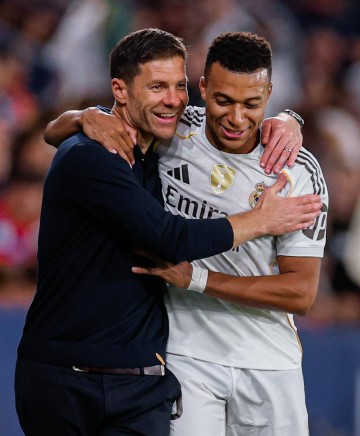 将帅分歧!皇马巨星或加盟曼联巴萨放行莱万,3000万签下拉什福德