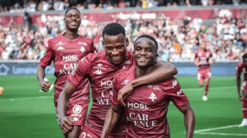 法甲生死战:梅斯主场死拼保级,里昂连胜势头遇体能瓶颈