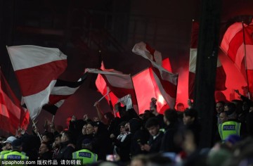 欧协联1/8决赛附加赛次回合:水晶宫2-0总比分3-1兹林尼斯基 拉克鲁瓦破门盖桑建功