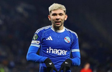 法甲第7名斯特拉斯堡3-1逆转摩纳哥,成功挺进法国杯八强