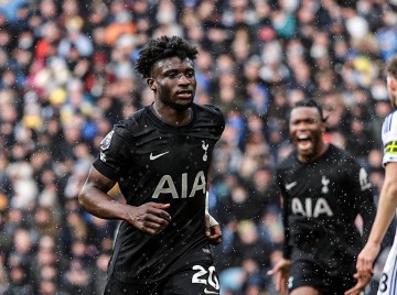 2-1!热刺终结2连平,库杜斯独造2球打出身价,弗兰克还是太稳了