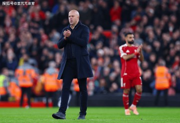 一日英超动向：切尔西VS阿森纳1-1战罢，撤下萨拉赫利物浦赢了