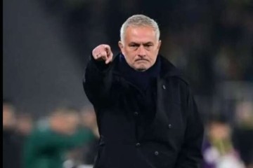 62岁穆里尼奥狂人归来！1周后这举动让全场泪目，下一站竟是？