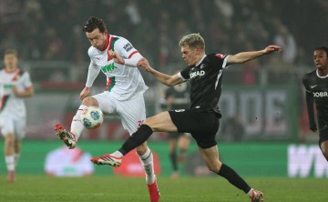 24岁日本新星闪耀德甲:精彩表现助弗赖堡连追两球绝平奥格斯堡