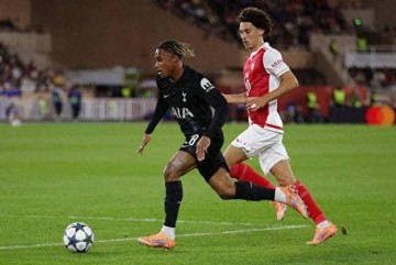 2-1!0-0!欧冠乱了,三大强队翻车,法甲第一遭绝杀,热刺拿1分