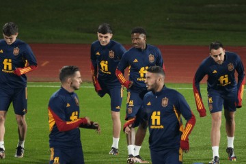 西甲赛事前瞻:西班牙人队与埃尔切队 赛前全方位解析及比分预测